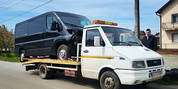 Šlep služba Kać prevoz kombija